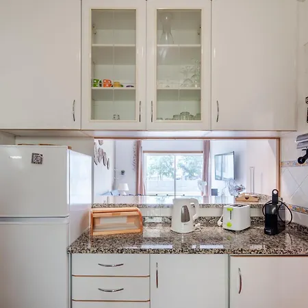 Lagos-piscine Et Mer- Do Mar Lagos